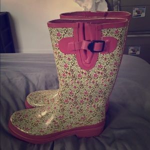 Adorable rain boots