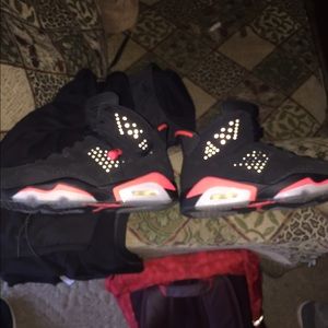 More photos of the shoe. MENS size