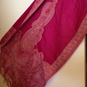 Pink paisley pashmina