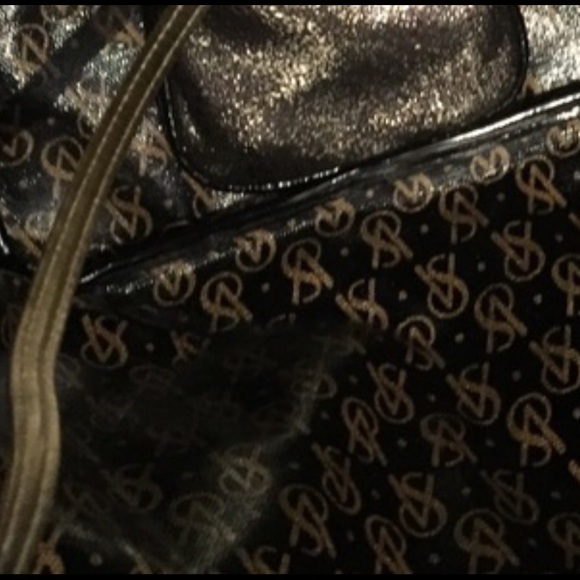 NEW NEVER USED Victoria's Secret black/ gold tote. - Picture 4 of 4
