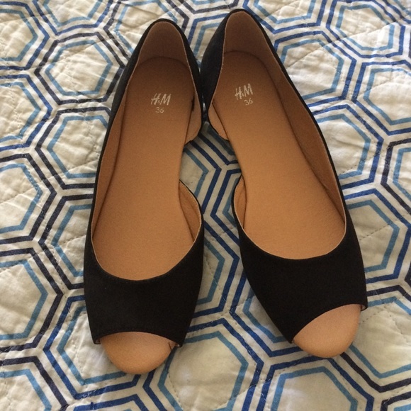 Peep toe flats