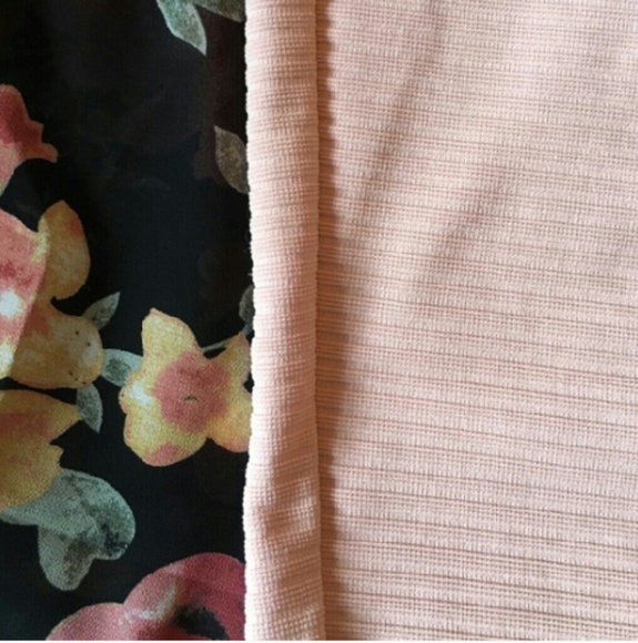 ⚡ Flash Sale ⚡ Blush colored pencil skirt - Picture 2 of 2