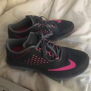 Nike sneakers!!! Size 7.5