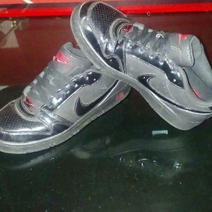 Black and red Nike Shoes
