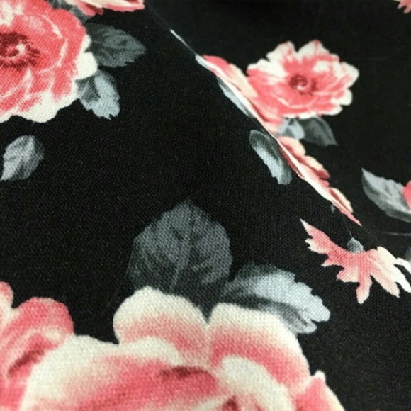 Florals are back! - Picture 3 of 3