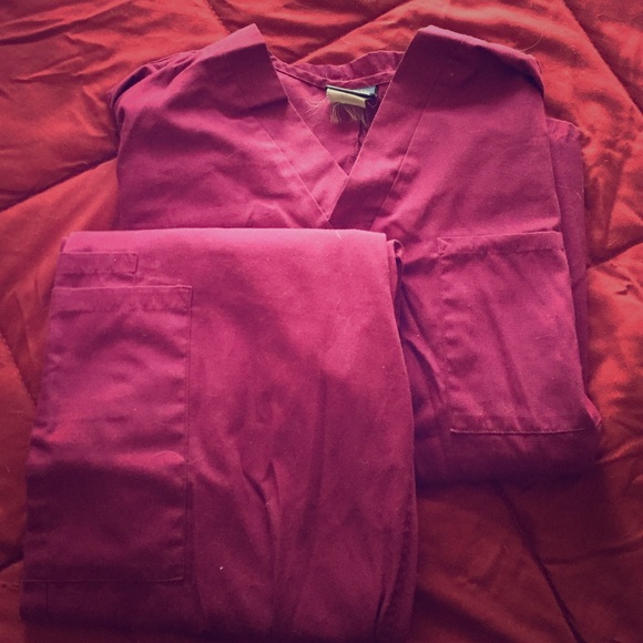Scrub set