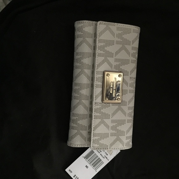 Micheal Kors wallet