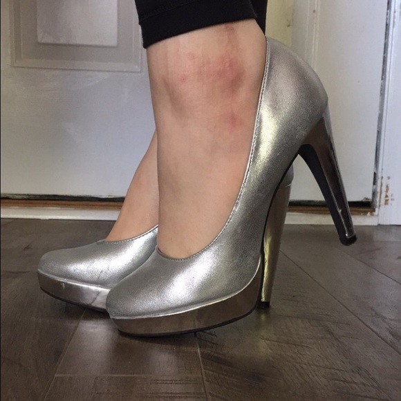 Rampage Silver Heels