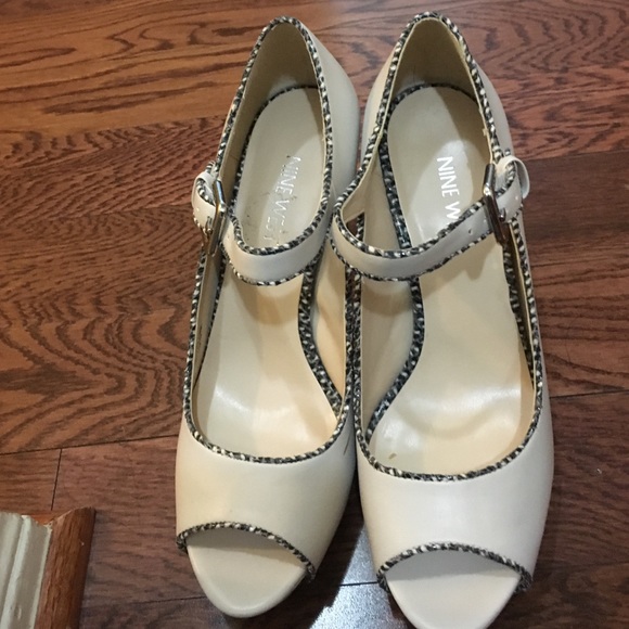 Shose - Picture 2 of 4