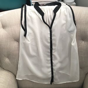 Sleeveless chiffon top!