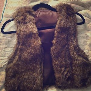 Cropped fur vest