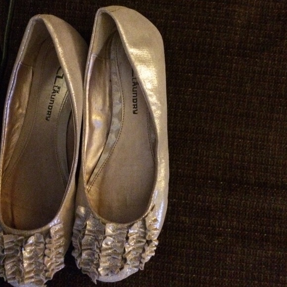 Chinese laundry rose gold shimmer shoes so cute