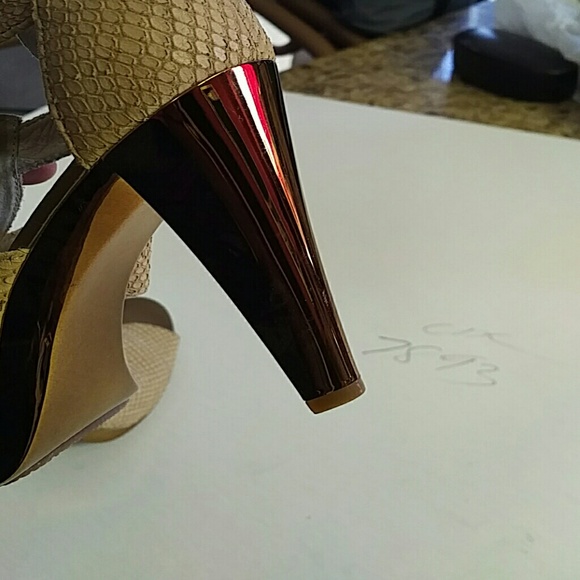 Michael Kors Shoes - Picture 2 of 4