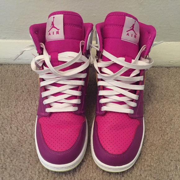Jordan 1's pink
