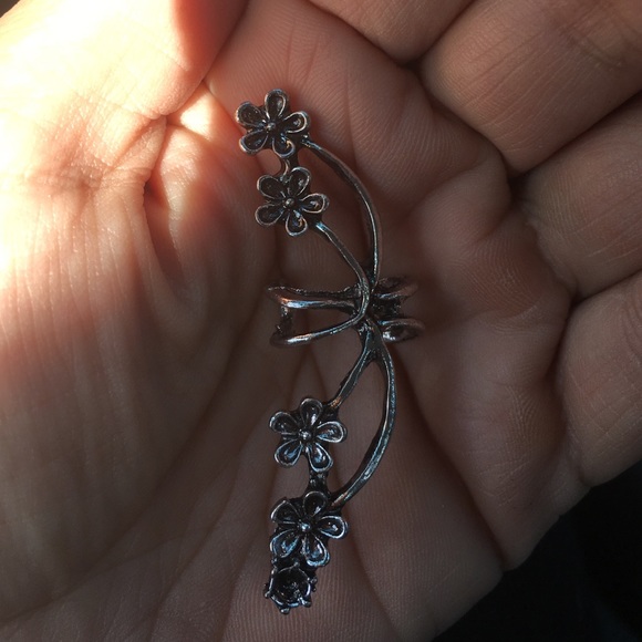 Free People Jewelry - Fancy ear cuff with post for pierced ears