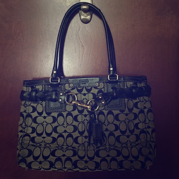 Coach Handbags - 💥TODAY ONLY💥Authentic Black Coach large tote bag