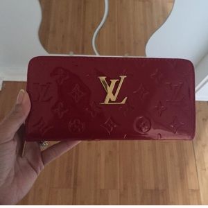 Red wallet ..