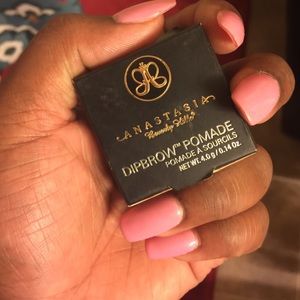 Anastasia Dipbrow pomade