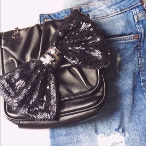 Chic~Leather sequin bow Purse