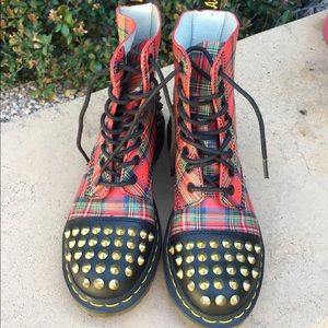 Red Plaid Flat Lace Boots