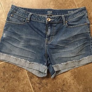 a.n.a jean shorts