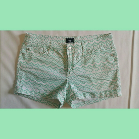 NWOT GAP Shorts Stretch Teal & White Chevron Sz 10