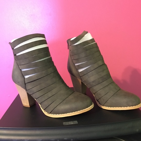 SOLD! - Picture 3 of 3