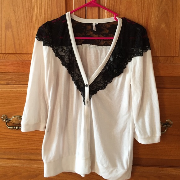 ‼️final price‼️Cute black and white cardigan