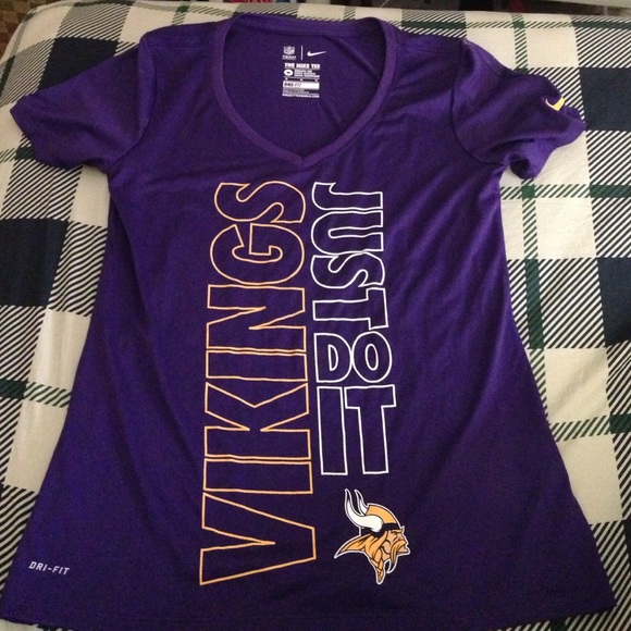 Vikings V-neck shirt - Picture 1 of 2