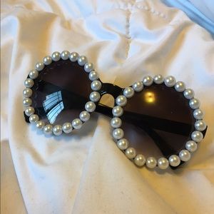 Faux Pearl Chic Round Sunglasses