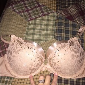 EUC Victoria' Secret Bombshell push-up bra