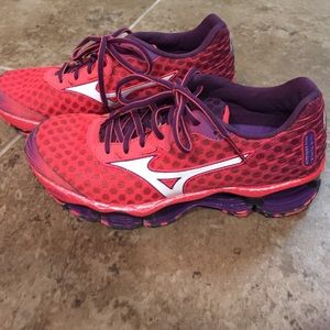 Mizuno 4 running shoes