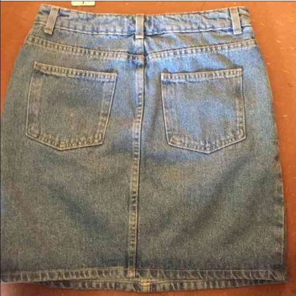 SOLD-American Apparel denim skirt (L) - Picture 2 of 3
