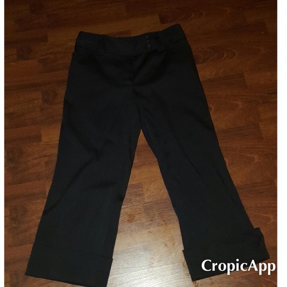 Black crop pants