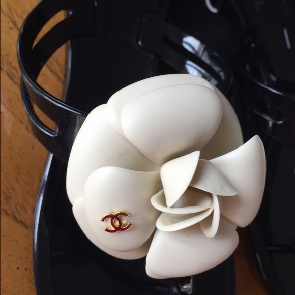 🔴SOLD🔴 Chanel Camellia Jelly Thong Sandals - Picture 3 of 4