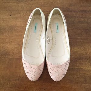 Urban Outfitters/Kimchi Blue Daisy Cutout Skimmer