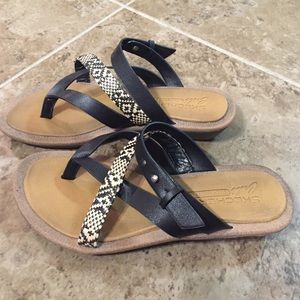 Skechers flip flops