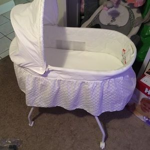 Sweet beginnings bassinet