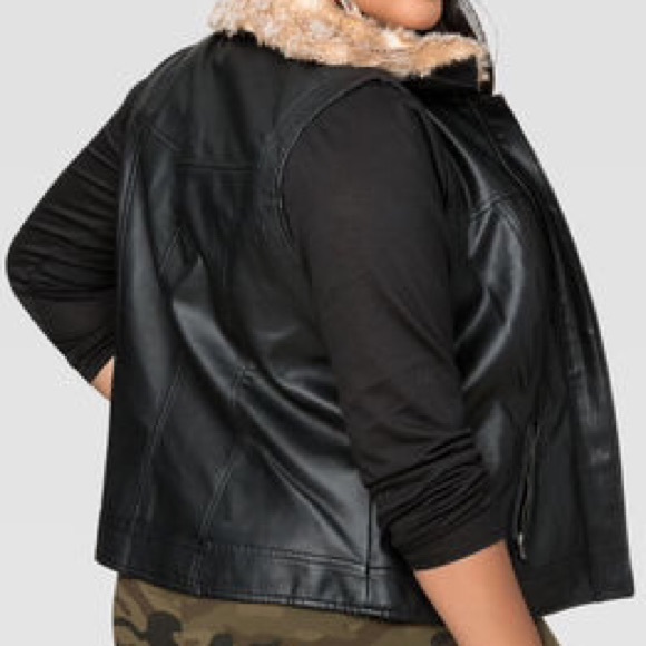 SOLD OUT! Fur Collar Leather Vest Plus Size 22/24 - Picture 3 of 4