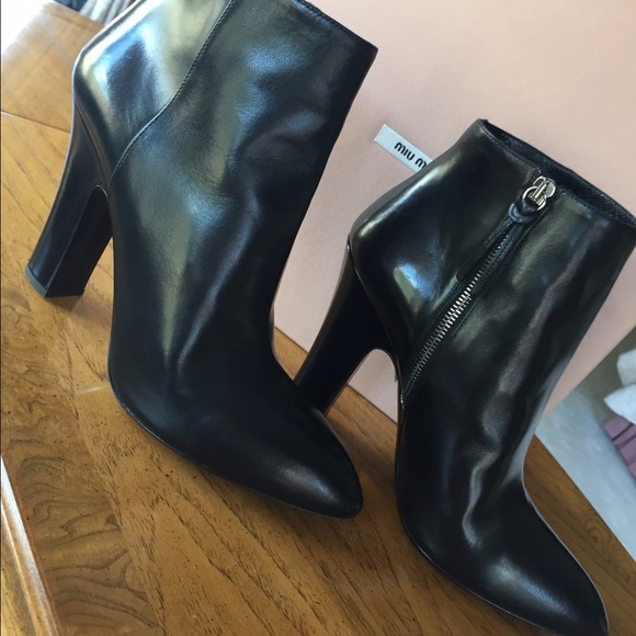 🔴SOLD🔴 - ⭐️MIU MIU⭐️Nappa Leather Booties - Picture 4 of 4
