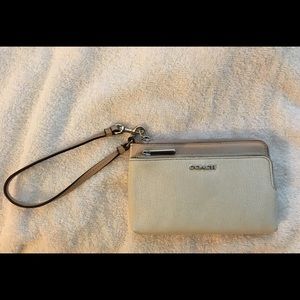 Wristlet