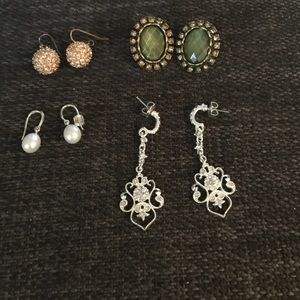 4 pairs of earrings
