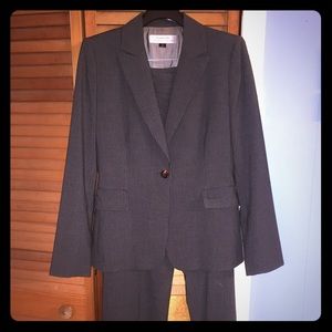 Tahari Pant Suit