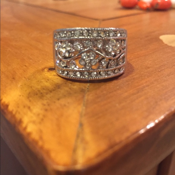 Costume ring