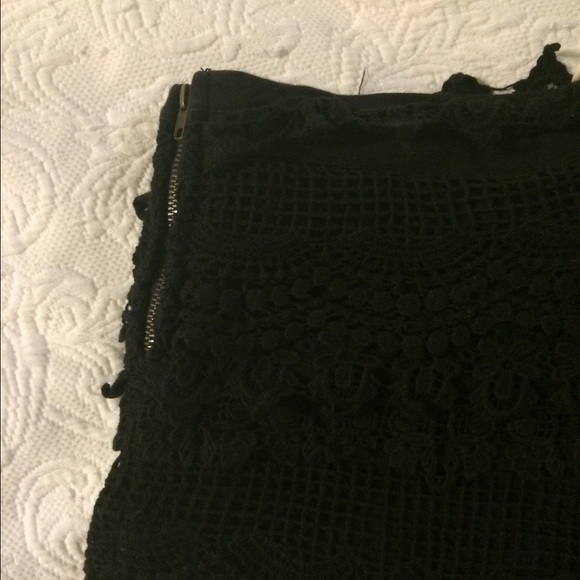 Urban Outfitters Crochet Lace Shorts - Picture 3 of 3