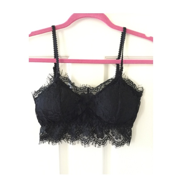 🆕. BLACK LACE BRALETTE