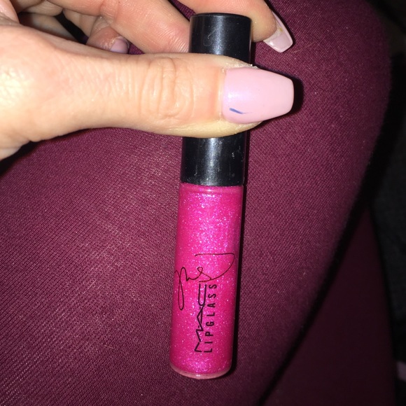 Mac lip glass in viva glam Miley Cyrus