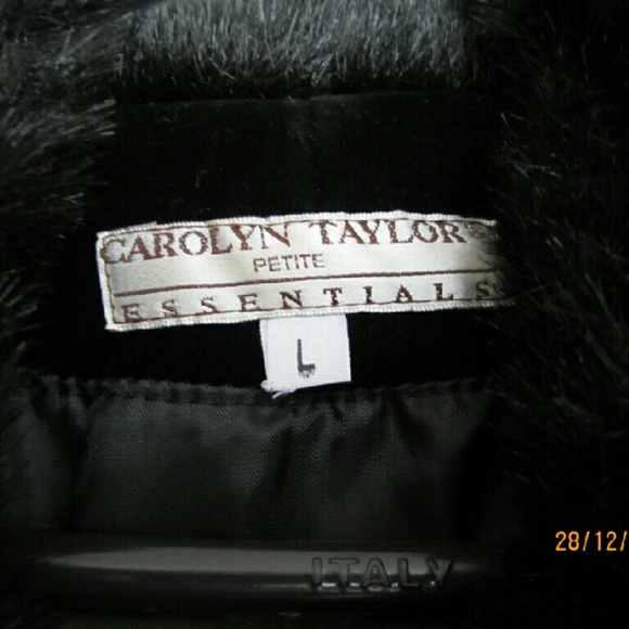 Black velvet long coat with fur-like collar - Picture 2 of 4