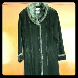 Black velvet long coat with fur-like collar