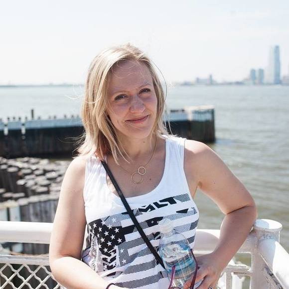 Meet your Posher, Sarah - Picture 2 of 3